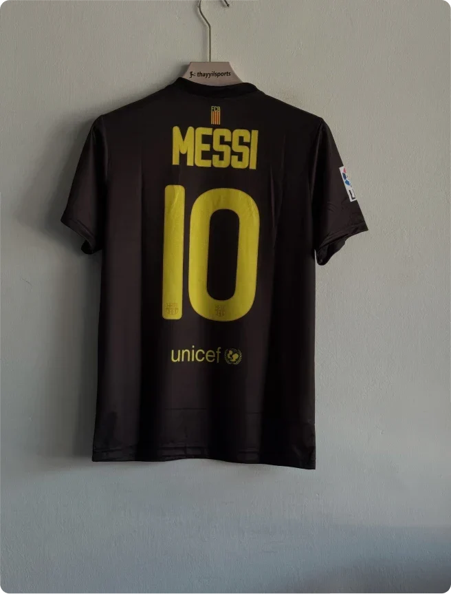 BARCELONA 2011-12 AWAY KIT MESSI PREMIUM